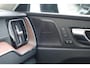 Volvo XC60 T8 Recharge AWD Ultimate Bright | Stoelverwarming | Trekhaak | Parkeercamera | Panoramadak | HUD | Pilot Assist | BLIS | Keyless