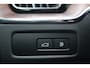 Volvo XC60 T8 Recharge AWD Ultimate Bright | Stoelverwarming | Trekhaak | Parkeercamera | Panoramadak | HUD | Pilot Assist | BLIS | Keyless