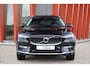 Volvo XC60 T8 Recharge AWD Ultimate Bright | Stoelverwarming | Trekhaak | Parkeercamera | Panoramadak | HUD | Pilot Assist | BLIS | Keyless