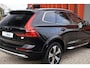 Volvo XC60 T8 Recharge AWD Ultimate Bright | Stoelverwarming | Trekhaak | Parkeercamera | Panoramadak | HUD | Pilot Assist | BLIS | Keyless