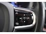 Volvo XC60 T8 Recharge AWD Ultimate Bright | Stoelverwarming | Trekhaak | Parkeercamera | Panoramadak | HUD | Pilot Assist | BLIS | Keyless
