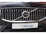 Volvo XC60 T8 Recharge AWD Ultimate Bright | Stoelverwarming | Trekhaak | Parkeercamera | Panoramadak | HUD | Pilot Assist | BLIS | Keyless