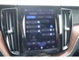 Volvo XC60 T8 Recharge AWD Ultimate Bright | Stoelverwarming | Trekhaak | Parkeercamera | Panoramadak | HUD | Pilot Assist | BLIS | Keyless