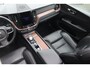 Volvo XC60 T8 Recharge AWD Ultimate Bright | Stoelverwarming | Trekhaak | Parkeercamera | Panoramadak | HUD | Pilot Assist | BLIS | Keyless