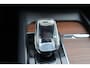 Volvo XC60 T8 Recharge AWD Ultimate Bright | Stoelverwarming | Trekhaak | Parkeercamera | Panoramadak | HUD | Pilot Assist | BLIS | Keyless