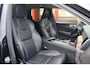 Volvo XC60 T8 Recharge AWD Ultimate Bright | Stoelverwarming | Trekhaak | Parkeercamera | Panoramadak | HUD | Pilot Assist | BLIS | Keyless