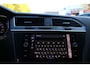 Volkswagen Tiguan 1.5 TSI R-line Black Style Navi/IQ Light/Cam/Pdc 2x/19"All Season/Trekh.