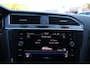 Volkswagen Tiguan 1.5 TSI R-line Black Style Navi/IQ Light/Cam/Pdc 2x/19"All Season/Trekh.