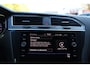 Volkswagen Tiguan 1.5 TSI R-line Black Style Navi/IQ Light/Cam/Pdc 2x/19"All Season/Trekh.