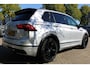Volkswagen Tiguan 1.5 TSI R-line Black Style Navi/IQ Light/Cam/Pdc 2x/19"All Season/Trekh.