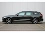 Volvo V60 T8 455PK Recharge AWD R-Design Long Range | Adaptive Cruise & Pilot Assist | Premium Harman/Kardon Audio | Power Seats incl. Memory | Stoel & Stuurverwarming | Achterbank Verwarming | Panoramisch Schuif-/Kanteldak