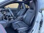 Mercedes-Benz CLA 200 Premium Plus AMG | Panoramadak | Sfeerverlichting | Multibeam Led | 19" Lichtmetaal | Camera | Stoelverwarming | Lane Assist | Dodehoeksensor |