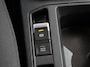 Volkswagen T-Roc 1.5 TSI Style Climate control cruise control Navigatie Parkeersensoren Lichtmetalen velgen