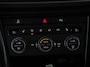 Volkswagen T-Roc 1.5 TSI Style Climate control cruise control Navigatie Parkeersensoren Lichtmetalen velgen
