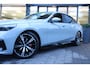 BMW 5-Serie 520i M-SportPakket Pro Shadowline/Headup/Leder/Head-up/HarmanKardon/Sfeerverlichting/Panoramadak
