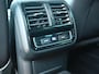 Volkswagen Passat Variant 1.5 TSI R-Line 150PK | Digital Dash | IQ Drive | Trekhaak | Carplay | Stoelverwarming | Adaptive Cruise | Stoelmassage | Font & Lane Assist | Automaat | Camera | Draadloze Telefoonlader | Half Leder - Alcantara | F1 Flippers