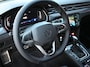 Volkswagen Passat Variant 1.5 TSI R-Line 150PK | Digital Dash | IQ Drive | Trekhaak | Carplay | Stoelverwarming | Adaptive Cruise | Stoelmassage | Font & Lane Assist | Automaat | Camera | Draadloze Telefoonlader | Half Leder - Alcantara | F1 Flippers