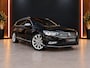 Volkswagen Passat Variant 1.5 TSI R-Line 150PK | Digital Dash | IQ Drive | Trekhaak | Carplay | Stoelverwarming | Adaptive Cruise | Stoelmassage | Font & Lane Assist | Automaat | Camera | Draadloze Telefoonlader | Half Leder - Alcantara | F1 Flippers