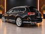 Volkswagen Passat Variant 1.5 TSI R-Line 150PK | Digital Dash | IQ Drive | Trekhaak | Carplay | Stoelverwarming | Adaptive Cruise | Stoelmassage | Font & Lane Assist | Automaat | Camera | Draadloze Telefoonlader | Half Leder - Alcantara | F1 Flippers