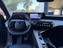 Peugeot 3008 1.2 Hybrid 145 Allure | Trekhaak | Automaat | Panorama Navigatie | AGR Stoel + Stoelverwarming | Draadloze Telefoonlader | Keyless Entry | Climate Control | LED Verlichting | 19 Inch Lichtmetalen Velgen | Camera | Half Lederen bekleding |