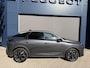 Peugeot 3008 1.2 Hybrid 145 Allure | Trekhaak | Automaat | Panorama Navigatie | AGR Stoel + Stoelverwarming | Draadloze Telefoonlader | Keyless Entry | Climate Control | LED Verlichting | 19 Inch Lichtmetalen Velgen | Camera | Half Lederen bekleding |