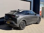 Peugeot 3008 1.2 Hybrid 145 Allure | Trekhaak | Automaat | Panorama Navigatie | AGR Stoel + Stoelverwarming | Draadloze Telefoonlader | Keyless Entry | Climate Control | LED Verlichting | 19 Inch Lichtmetalen Velgen | Camera | Half Lederen bekleding |