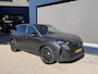 Peugeot 3008 1.2 Hybrid 145 Allure | Trekhaak | Automaat | Panorama Navigatie | AGR Stoel + Stoelverwarming | Draadloze Telefoonlader | Keyless Entry | Climate Control | LED Verlichting | 19 Inch Lichtmetalen Velgen | Camera | Half Lederen bekleding |