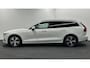 Volvo V60 2.0 B3 Momentum Advantage TREKHAAK CARPLAY NAVI ADAPTIEF CRUISE CAMERA.