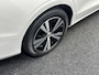 Volvo V60 2.0 B3 Momentum Advantage TREKHAAK CARPLAY NAVI ADAPTIEF CRUISE CAMERA.