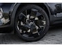 Volvo EX40 Single Motor Ext. Range Ultra Bl. Ed. Eur. 82 kWh | Google | Long Range | Harman Kardon Audio | Adaptieve Cruise Control | 360 Camera | Stuurverwarming | DAB | Keyless | Stoelverwarming Voor + Achter | Getint Glas | Elek. Achterklep | Zitverlenging | Dodehoekdetectie | 20" LM