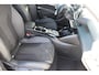 Peugeot e-2008 EV GT Pack 50 kWh | Fase 3 laden | SOH 92% | Navigatie | Camera | 18 Inch lichtmetaal | Alcantara | Full LED | 62.000km |