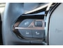 Peugeot e-2008 EV GT Pack 50 kWh | Fase 3 laden | SOH 92% | Navigatie | Camera | 18 Inch lichtmetaal | Alcantara | Full LED | 62.000km |