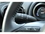 Toyota Yaris 1.5 VVT-i TeamNL Handgeschakeld | Apple Carplay & Android Auto | Smart Entry met startknop | 16” lichtmetalen velgen ‘machined’ | 7” digital dashboard ‘binocular’ | Portierinleg ‘felt’ | Ramen, elek