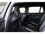 Volvo V60 T6 Recharge AWD Plus Dark - IntelliSafe Assist & Surround - 360º Camera - Harman/Kardon audio - Verwarmde voorstoelen, stuur & achterbank - Parkeersensoren voor & achter - Elektr. bedienb. voorstoelen met geheugen - Inklapbare trekhaak - 18' LMV