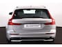 Volvo V60 T6 Recharge AWD Plus Dark - IntelliSafe Assist & Surround - 360º Camera - Harman/Kardon audio - Verwarmde voorstoelen, stuur & achterbank - Parkeersensoren voor & achter - Elektr. bedienb. voorstoelen met geheugen - Inklapbare trekhaak - 18' LMV