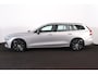 Volvo V60 T6 Recharge AWD Plus Dark - IntelliSafe Assist & Surround - 360º Camera - Harman/Kardon audio - Verwarmde voorstoelen, stuur & achterbank - Parkeersensoren voor & achter - Elektr. bedienb. voorstoelen met geheugen - Inklapbare trekhaak - 18' LMV
