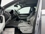 Audi Q5 55 TFSI e S edition 367PK | Panorama dak | Luchtvering | 360 graden camera | Trekhaak | HUD