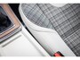 Volvo V40 Cross Country 2.0 T3 Momentum (150pk) LED Standkachel Flamenco