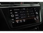 Volkswagen Tiguan 1.5 TSI 150pk DSG R-Line Business+ Trekhaak Camera Keyless Stoelverwarming Panoramadak Navigatie