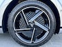 Hyundai Ioniq 5 Lounge 84 kWh / SOH 97,3% / CCS snelladen / Head Up Display / Warmtepomp / Trekgewicht 1600 kg / Elektrische achterklep / Stuur- Stoel & Achterbank verwarming / Rondomzicht camera / Bose Audio Systeem / Adaptief cruise control /