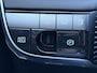 Hyundai Ioniq 5 Lounge 84 kWh / SOH 97,3% / CCS snelladen / Head Up Display / Warmtepomp / Trekgewicht 1600 kg / Elektrische achterklep / Stuur- Stoel & Achterbank verwarming / Rondomzicht camera / Bose Audio Systeem / Adaptief cruise control /