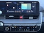 Hyundai Ioniq 5 Lounge 84 kWh / SOH 97,3% / CCS snelladen / Head Up Display / Warmtepomp / Trekgewicht 1600 kg / Elektrische achterklep / Stuur- Stoel & Achterbank verwarming / Rondomzicht camera / Bose Audio Systeem / Adaptief cruise control /