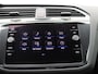 Volkswagen Tiguan 1.5 TSI R-Line Business+ 150PK DSG Trekhaak, Matrix LED Verlichting, 19" LM Velgen, Navi, Keyless, Stoelverwarming