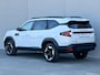 Dacia Bigster 1.8 Hybrid 155 Extreme / Fabrieksgarantie tot 06-2028 / Glazen Schuif- en Kanteldak / Stoel, Stuur & Voorruit Verwarming / Elektrische Achterklep / Adaptief Cruise Control / Apple Carplay & Android Auto / Climate Control / Achteruitrijcamera /