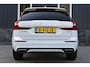 Volvo XC60 2.0 T6 AWD R-Design Rijklaarprijs-Garantie Panorama dak Trekhaak Apple/Android Led Camera