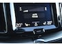 Volvo XC60 2.0 T6 AWD R-Design Rijklaarprijs-Garantie Panorama dak Trekhaak Apple/Android Led Camera