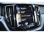 Volvo XC60 2.0 T6 AWD R-Design Rijklaarprijs-Garantie Panorama dak Trekhaak Apple/Android Led Camera