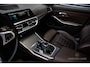 BMW 3-Serie Touring 330e xDrive M-Pakket 292PK|Pano|360°|HUD|Rijmodus|Tr.Haak|Sfeer|Keyless|Laser|Digital Key e.o.