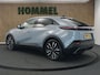 Toyota C-HR / C-HR+ First Edition 77 kWh - ORIGINEEL NEDERLANDSE AUTO - DEMO VOERTUIG! - ELEKTRISCHE ACHTERKLEP - DODEHOEKDETECTIE - STOEL/STUURVERWARMING - KEYLESS ENTRY/START - NAVIGATIESYSTEEM FULL-MAP - CLIMATE CONTROL - ADAPTIEVE CRUISE CONTROL - PARKEERSENSOREN VOOR EN ACHTER - 2X DRAADLOZE TELEFOONLADER