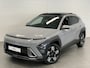 Hyundai Kona 1.6 GDI HEV Premium Sky Full Hybride Automaat met Panorama schuifdak, Navigatie, Lederen bekleding en Climate Control Private lease een KONA Hybrid al vanaf € 409 p/m!